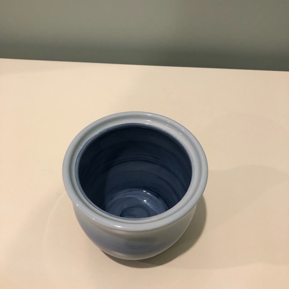 Wamsutta Hand Painted Ceramic Two Toned Brushstrokes Cotton ball/Swans Holder - Picture 3 of 5